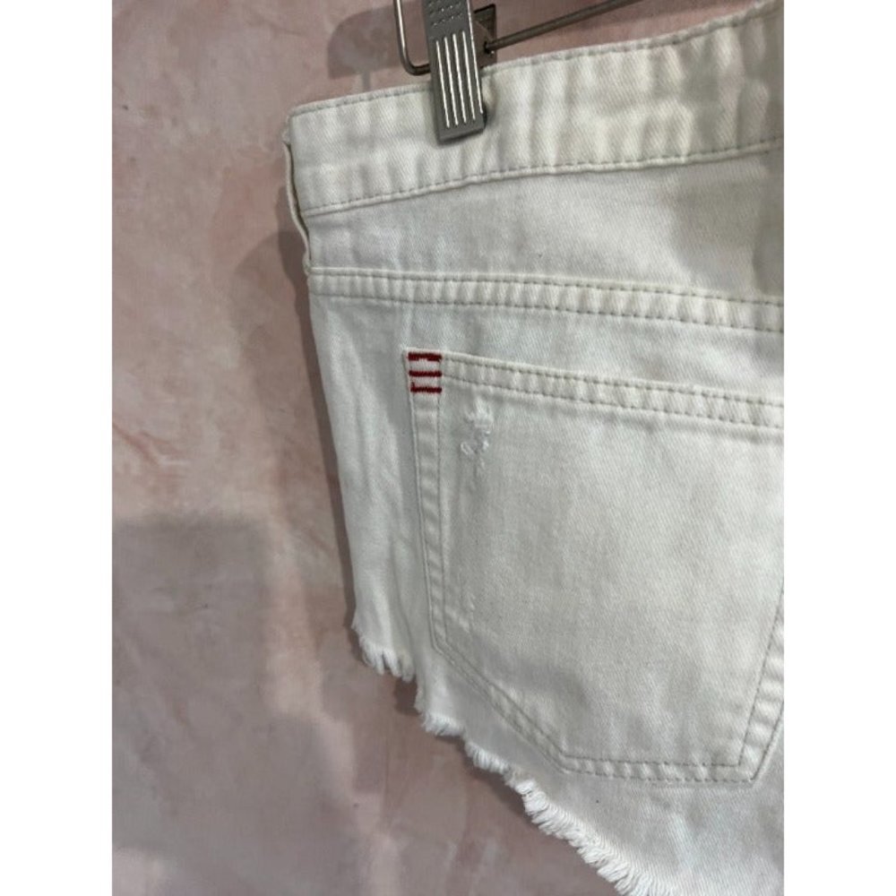BDG‎ women white Ivory shorts Dolphin low rise ripped size  30 W - Picture 4 of 6